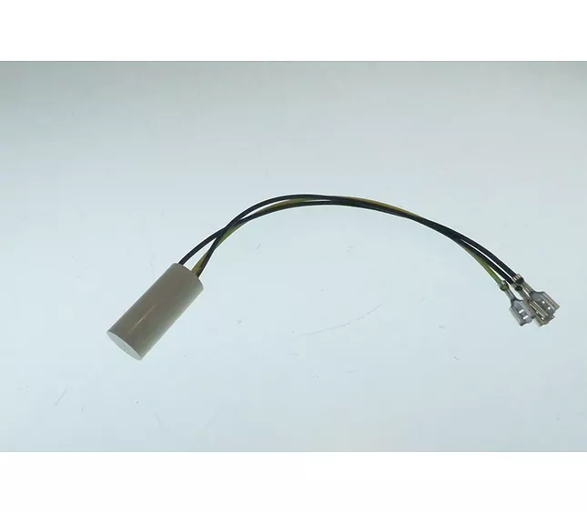 Condensatore 0,1+2x0,1 bosch 00600233 Condensatore 0,1+2x0,1 bosch 00600233