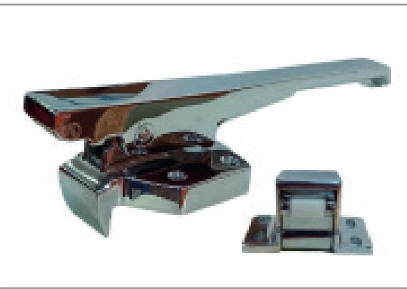 Ricambio compatibile frigoriferi universale - chiusura interna per porta cella in ottone cromato completa di riscontro in alluminio - rif. 02131
